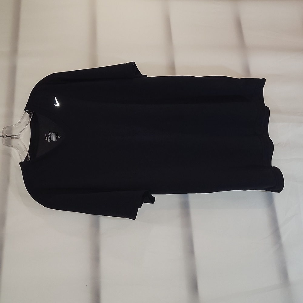 Women's Black Nike Dri-fit Short-sleeved Shirt (L) - Picture 4 of 12